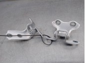 Recambio de bisagra porton para toyota yaris 1.5 16v cat referencia OEM IAM 688010D390 TRASERA IZQ. 