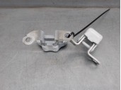 Recambio de bisagra porton para toyota yaris 1.5 16v cat referencia OEM IAM 688010D390  