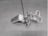 Recambio de bisagra porton para toyota yaris 1.5 16v cat referencia OEM IAM 688010D390 