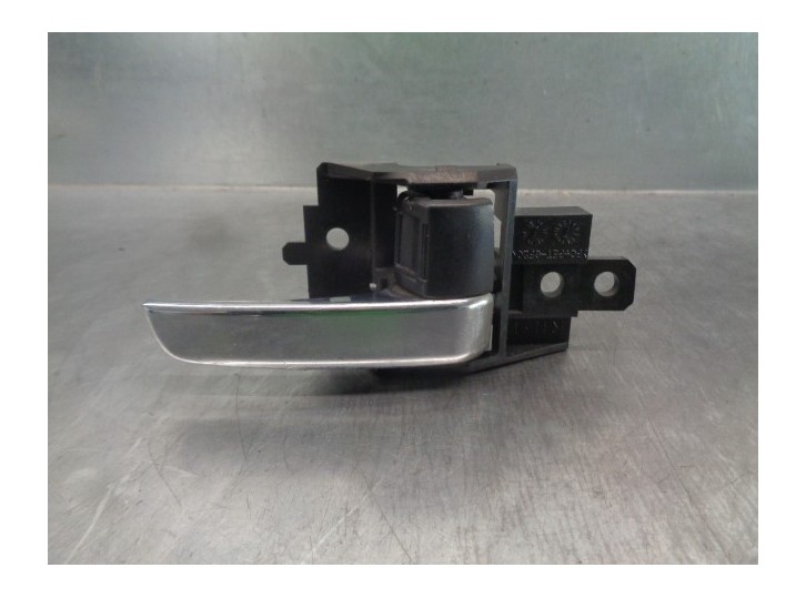 Recambio de maneta interior delantera derecha para mitsubishi asx (ga0w) challenge 2wd referencia OEM IAM 5716A480XB  5 PUERTAS