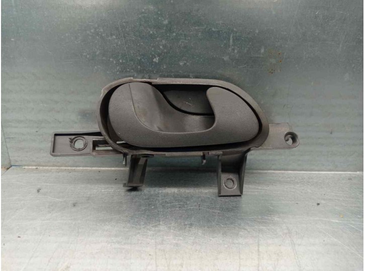 Recambio de maneta interior delantera izquierda para peugeot 806 2.0 hdi referencia OEM IAM 1470971077 5 PUERTAS