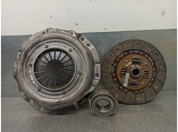 Replacement clutch kit for Suzuki Samurai (SJ) OEM IAM reference 118009310 318010360 LUK