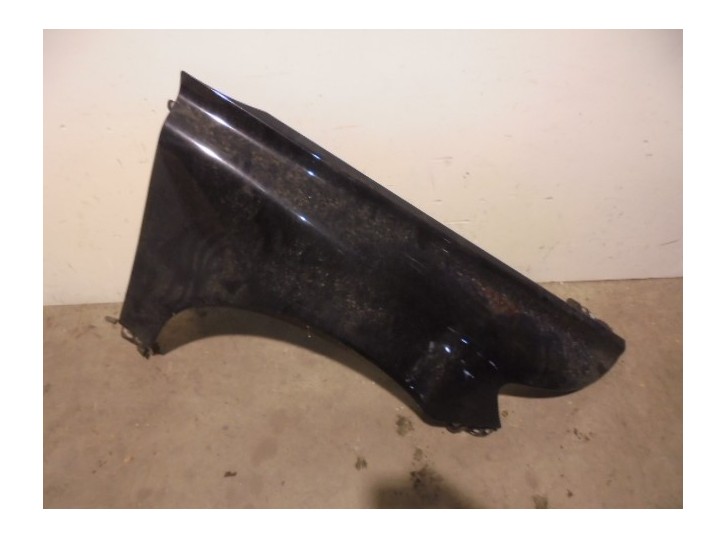 Recambio de aleta delantera derecha para volvo v50 familiar d5 edition r-design referencia OEM IAM 31278845 NEGRA 