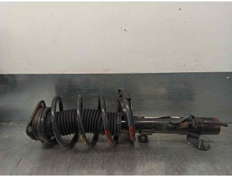 Replacement front right shock absorber for Volvo V50 estate D5 Edition R-Design OEM IAM reference 30748855 E5611101 