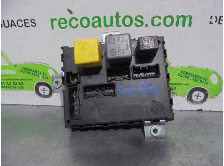 Recambio de caja reles / fusibles para fiat punto berlina (176) 1.2 cat referencia OEM IAM 46412170 