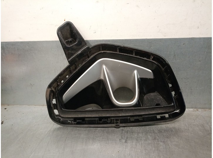Replacement front moldings for Kia Stonic (YB) 1.0 T-GDi OEM IAM reference 86523H8HA0 