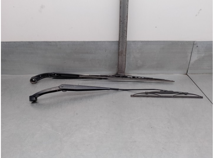 Recambio de brazo limpia delantero derecho para chevrolet spark 1.2 cat referencia OEM IAM 95948462 95948460 