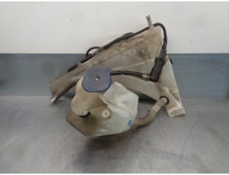 Recambio de deposito limpia para volvo v50 familiar d5 edition r-design referencia OEM IAM 30657122 30657121 