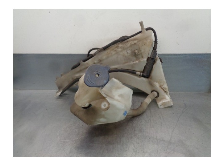 Recambio de deposito limpia para volvo v50 familiar d5 edition r-design referencia OEM IAM 30657122 30657121 