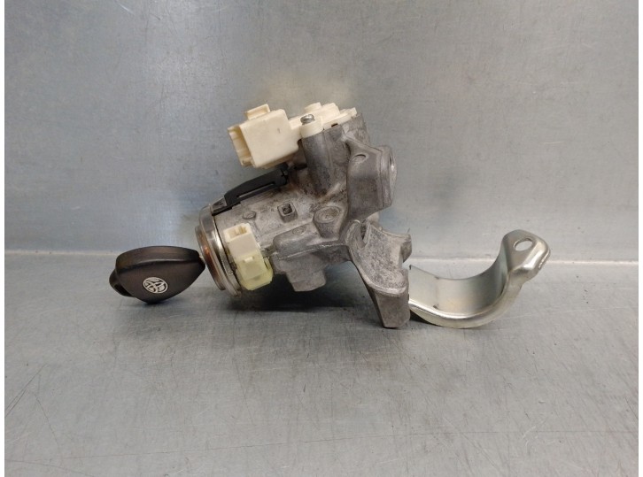 Replacement ignition switch for Toyota Verso 2.0 D-4D CAT OEM IAM reference 897830F010 450200204 