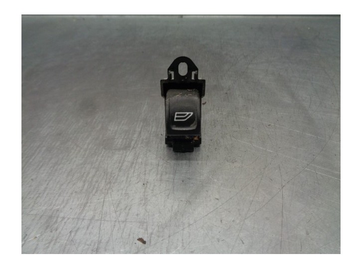 Recambio de mando elevalunas delantero derecho para volvo v50 familiar d5 edition r-design referencia OEM IAM 30773214 