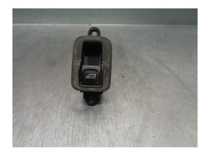 Recambio de mando elevalunas trasero derecho para volvo v50 familiar d5 edition r-design referencia OEM IAM 30773217 