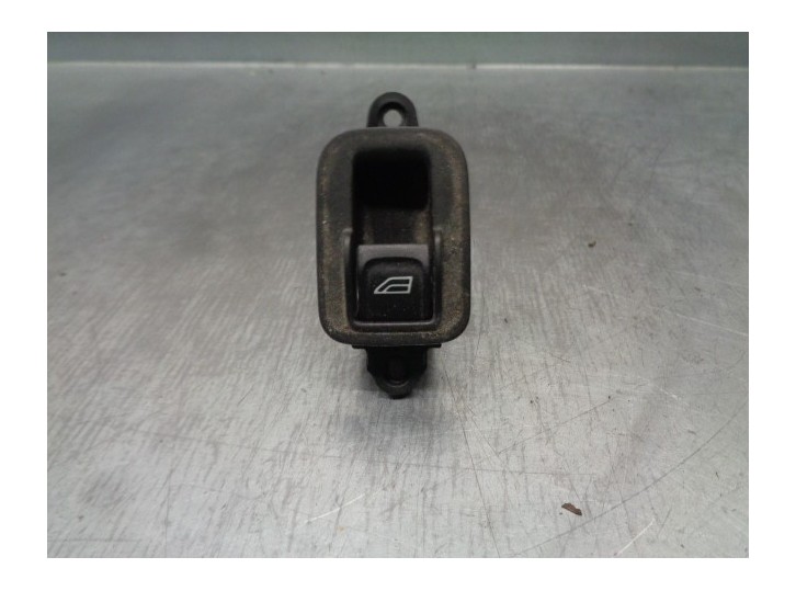 Recambio de mando elevalunas trasero izquierdo para volvo v50 familiar d5 edition r-design referencia OEM IAM 30773217 