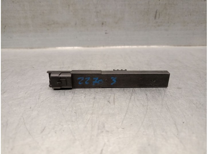 Recambio de antena para opel corsa f (p2jo) corsa-e (68) referencia OEM IAM 220907967240  