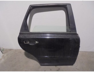 Recambio de puerta trasera derecha para volvo v50 familiar d5 edition r-design referencia OEM IAM 31335470 NEGRA 5 PUERTAS