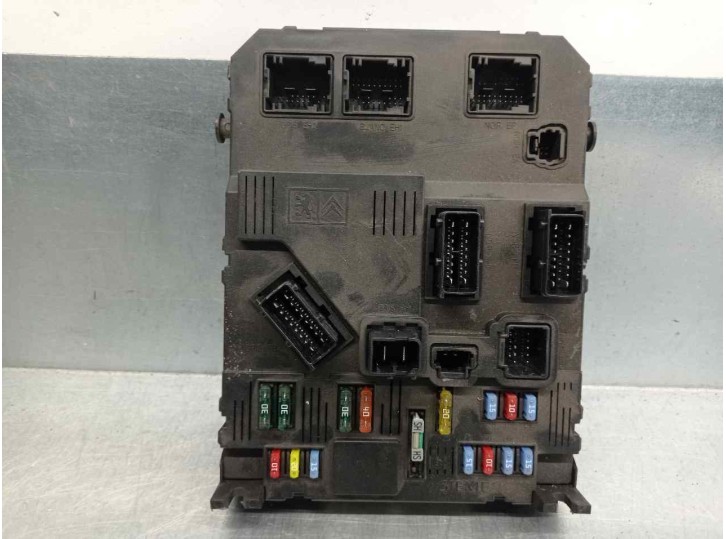 Recambio de caja reles / fusibles para citroën c2 audace referencia OEM IAM 6500Y3 SIEMENS