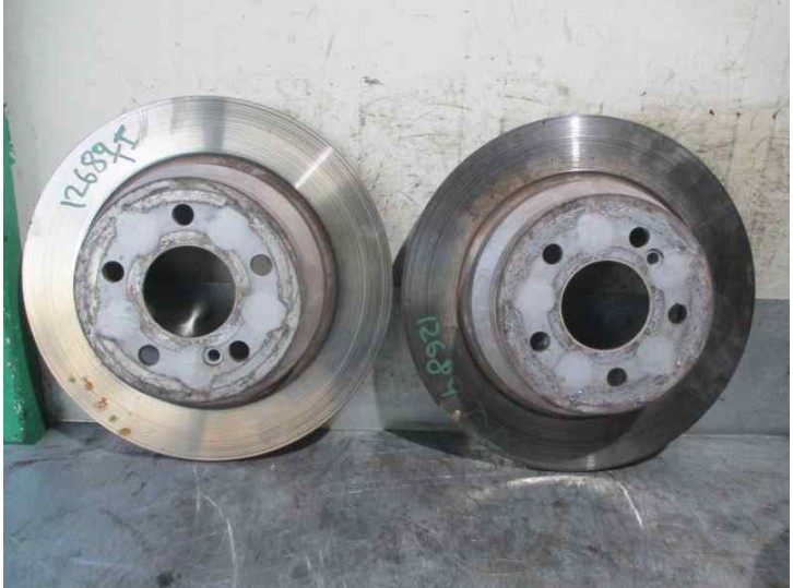 Replacement rear brake disc for Mercedes-Benz E-Class (W211) sedan E 320 (211.065) OEM IAM reference 0986479 BOSCH