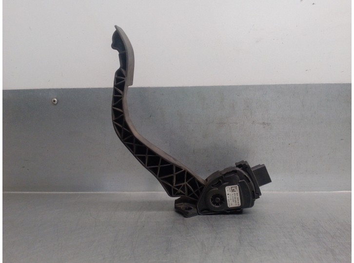 Recambio de potenciometro pedal para citroën c3 picasso 1.6 16v hdi referencia OEM IAM 9681383980 6PV00994913 HELLA