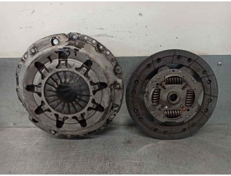 Replacement clutch kit for Ford Focus sedan (cap) ambiente (d) OEM IAM reference 1746881 322041410 LUK
