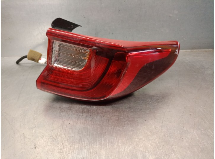 Recambio de piloto trasero derecho para kia stonic (yb) 1.0 t-gdi referencia OEM IAM 92402H8400  