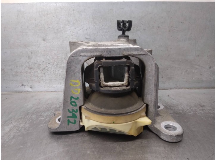 Replacement right engine mount for Renault Megane III Saloon 5-door 1.2 16V OEM IAM reference 112846263R 
