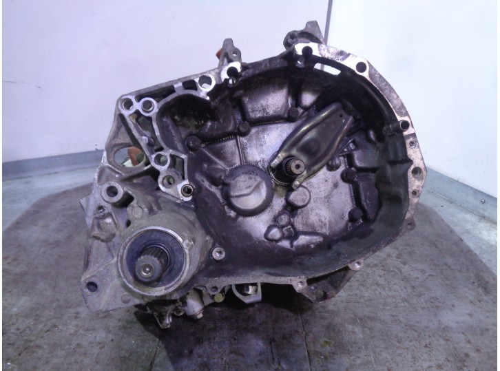 Recambio de caja cambios para renault 5 (b/c40) 1.1 referencia OEM IAM JB5001 S659147 7701351775
