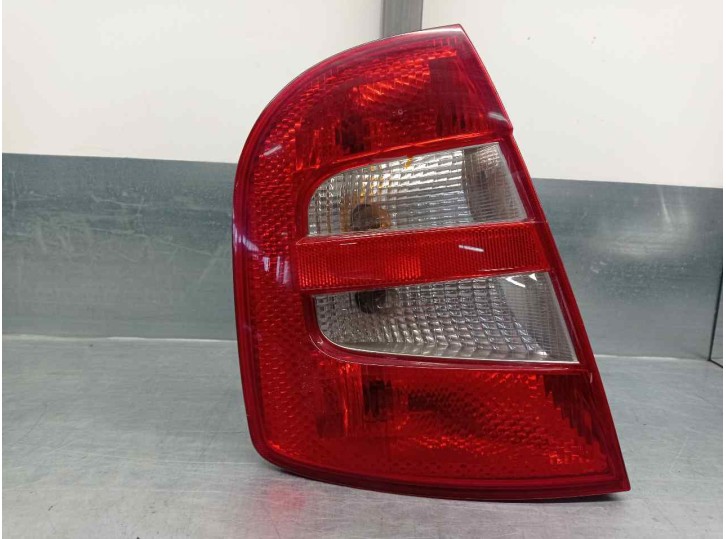 Recambio de piloto trasero izquierdo para skoda fabia (6y2/6y3) 1.9 tdi referencia OEM IAM 6Y6945111B 5 PUERTAS