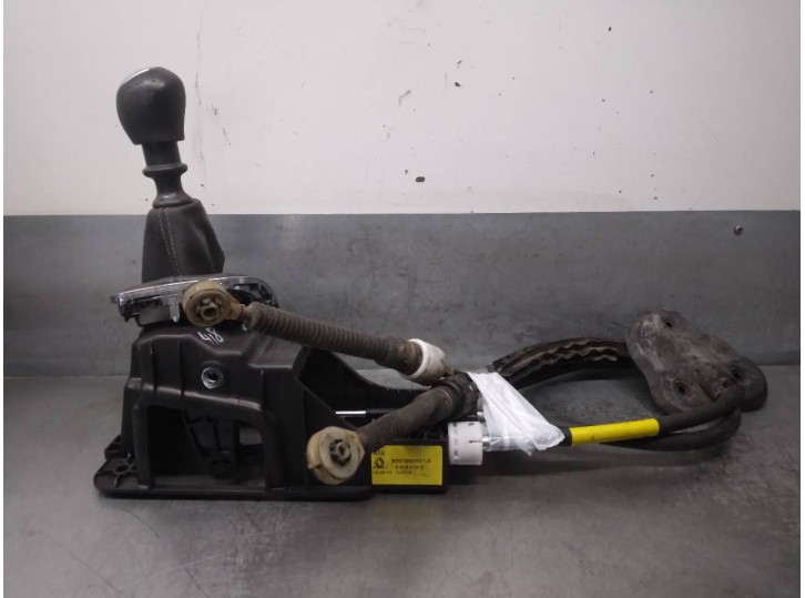 Recambio de palanca cambio para renault megane iii berlina 5 p 1.2 16v referencia OEM IAM 8201062921A  9615016B