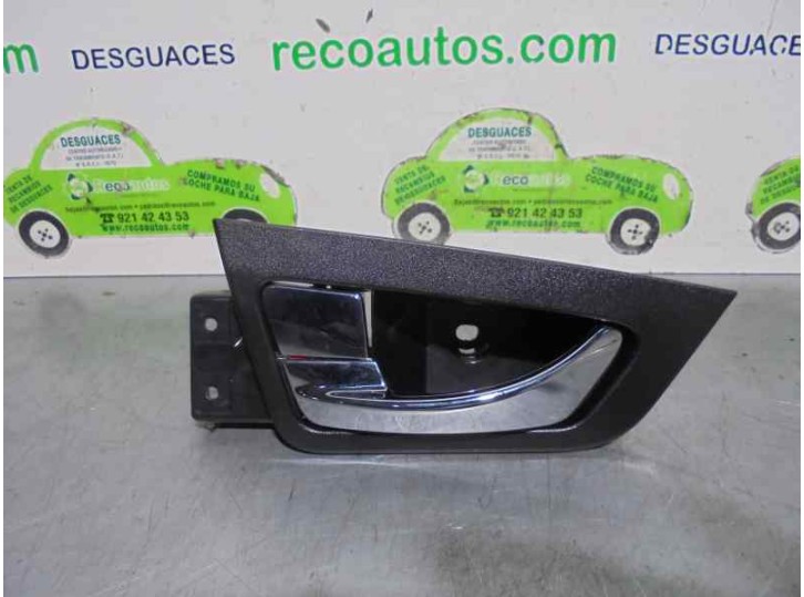 Recambio de maneta interior trasera izquierda para ssangyong korando 2.0 td cat referencia OEM IAM 72411034100 