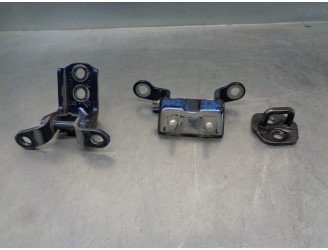 Recambio de bisagra puerta para renault kadjar 1.2 tce energy referencia OEM IAM   