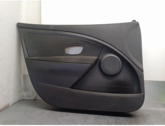 Recambio de guarnecido puerta delantera izquierda para renault megane iii berlina 5 p 1.2 16v referencia OEM IAM 809016544R  5 P