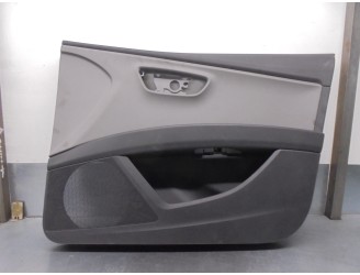 Replacement front right door trim panel for Seat Leon ST (5F8) 1.4 TGI bivalent. petrol / CNG OEM IAM reference 5F48