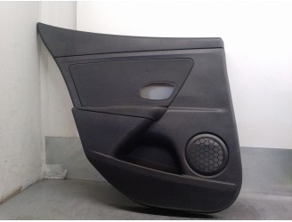 Recambio de guarnecido puerta trasera izquierda para renault megane iii berlina 5 p 1.2 16v referencia OEM IAM 829A13055R  5 PUE