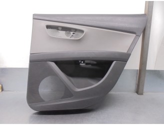 Replacement rear right door trim panel for Seat Leon ST (5F8) 1.4 TGI bivalent gasoline / CNG OEM IAM reference 5F4867