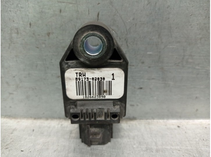 Recambio de sensor airbag para toyota corolla (_e12_) 1.4 d (nde120_) referencia OEM IAM 8917302030 1826623890