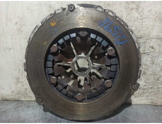Replacement clutch kit for Ford Focus Saloon (CAP) 2.0 TDCi CAT OEM IAM reference 123042160 323064110 LUK