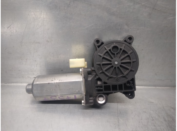 Recambio de motor elevalunas delantero izquierdo para bmw x5 (e53) 3.0 turbodiesel cat referencia OEM IAM 83810199 2 PINES 5 PUE