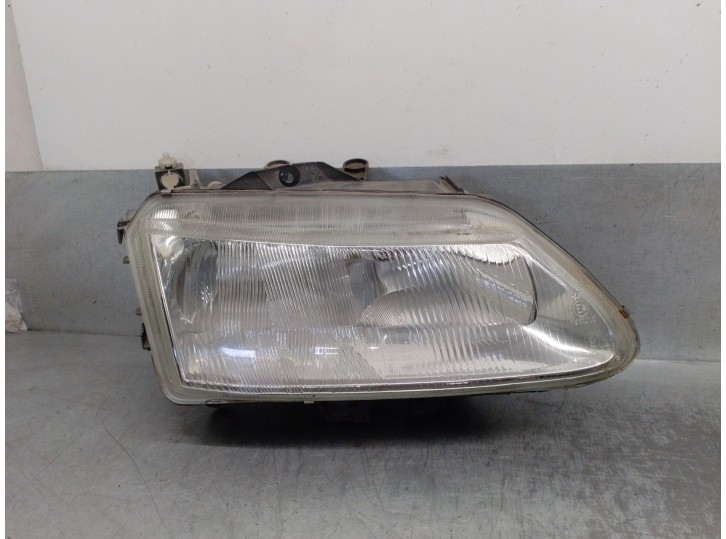 Replacement right headlight for Renault Laguna (B56) 2.0 OEM IAM reference 7701038264 MANUAL 5 DOORS