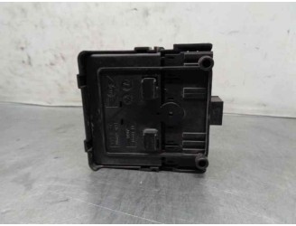 Recambio de caja reles / fusibles para mini r56 one referencia OEM IAM 9136723  