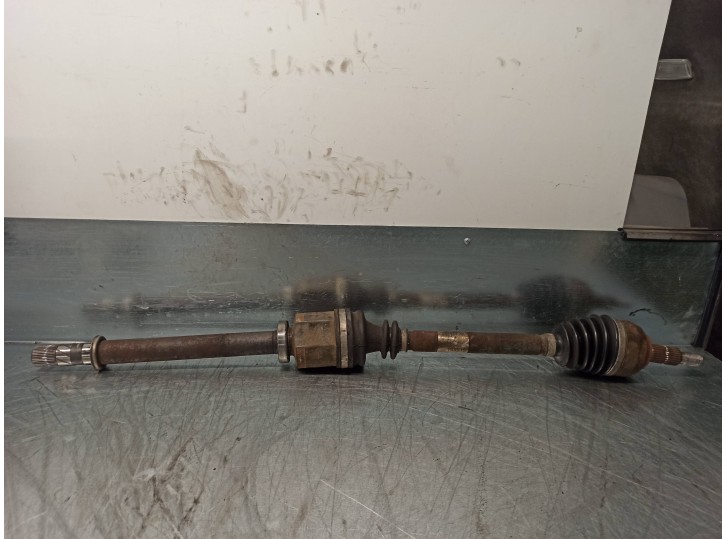 Recambio de transmision delantera derecha para renault megane grand tour 1.9 referencia OEM IAM 8200198015  