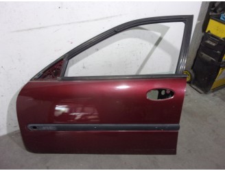Recambio de puerta delantera izquierda para renault laguna (b56) 2.0 referencia OEM IAM 7751471385 GRANATE 5 PUERTAS