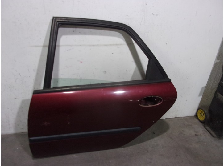 Recambio de puerta trasera izquierda para renault laguna (b56) 2.0 referencia OEM IAM 7751468112 GRANATE 5 PUERTAS