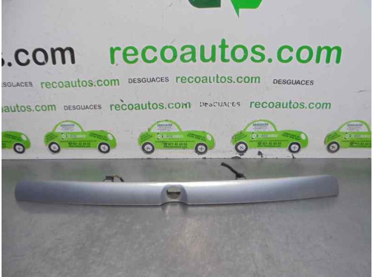 Recambio de maneta exterior porton para audi a4 berlina (b5) 1.9 tdi referencia OEM IAM 8D5827576B 
