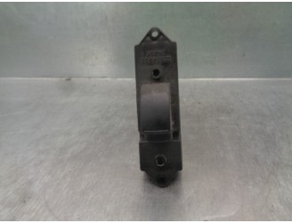 Recambio de piloto trasero izquierdo interior para mitsubishi grandis (na0w) 2.4 inform referencia OEM IAM 8608A024 