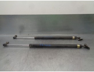 Replacement trunk / tailgate struts for Mitsubishi Grandis (NA0W) 2.4 Inform OEM IAM reference MN145656 MN145655 