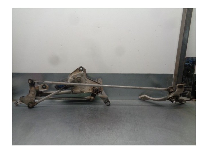 Recambio de motor limpia delantero para mitsubishi grandis (na0w) 2.4 inform referencia OEM IAM 8250A138  