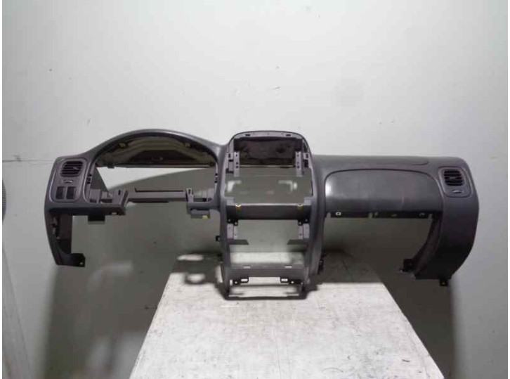 Recambio de salpicadero para nissan pick-up (d22) 2.5 16v turbodiesel cat referencia OEM IAM 68100VJ400 GRIS 