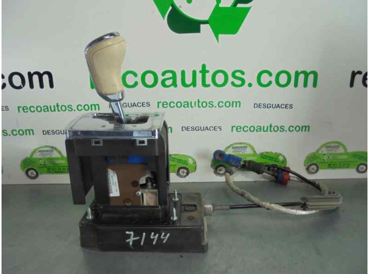 Replacement gear shift lever for Citroën C6 Exclusive OEM IAM reference 9681740580 