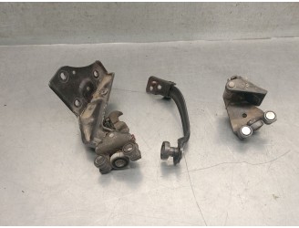 Recambio de soporte / guia puerta corredera para peugeot partner (s1) 1.9 diesel referencia OEM IAM 903419 903419 