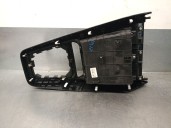 Recambio de consola para kia stonic (yb) 1.0 t-gdi referencia OEM IAM 84635H8000  